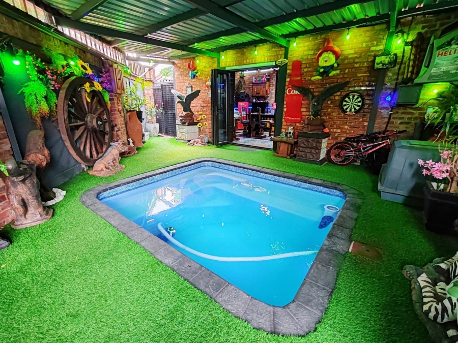 3 Bedroom Property for Sale in Baillie Park North West